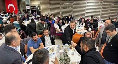 Ahmet Akın İzmir'deki Balıkesirlilerle İftarda Buluştu