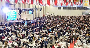 11 ilden gelen depremzedeler Büyük Halk İftarı'nda buluştu