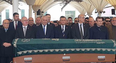 19. Dönem SHP Milletvekili Mahmut Uyanık toprağa verildi