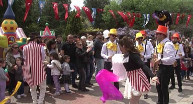 23 Nisan Kadıköy'de coşkuyla kutlandı