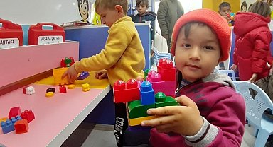 'Beyoğlu Mobil Anaokulu' depremzede çocuklarla buluştu