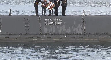 'TCG Dumlupınar' denizaltısında şehit olan 81 asker için anma töreni düzenlendi