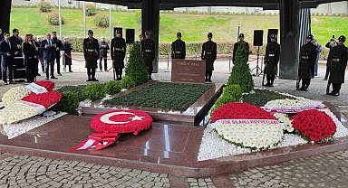 8. Cumhurbaşkanı Turgut Özal, vefatının 30. yıl dönümünde kabri başında anıldı
