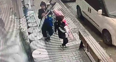 Ailece geldiler, müşteri gibi halılara bakarak böyle çaldılar