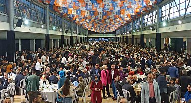 AK Parti Bursa teşkilatları iftarda buluştu