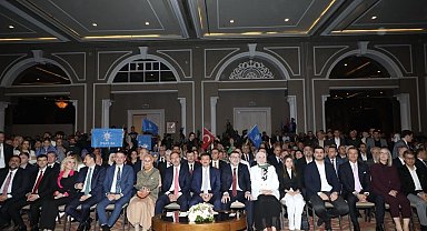 AK Parti İzmir, adaylarını tanıttı