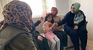 AK Parti milletvekili adayı Çelik, depremzede aileleri ziyaret etti