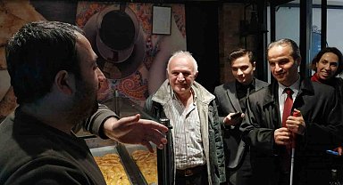 AK Partili görme engelli vekil adayından Kadıköy esnafına ziyaret