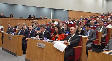 AK Partili Saygılı, İzmir Büyükşehir Belediye Meclisi toplantısına katıldı