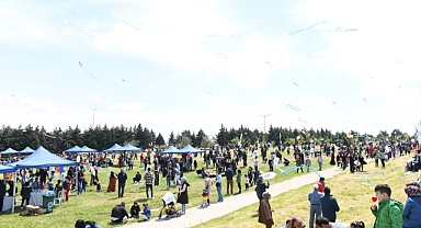 Altıeylül’de Uçurtma Şenliği’nde Çocuklar Doyasıya Eğlendi