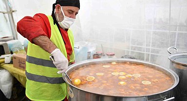 Altındağ Belediyesi depremzedeleri Ramazan ayında da yalnız bırakmadı