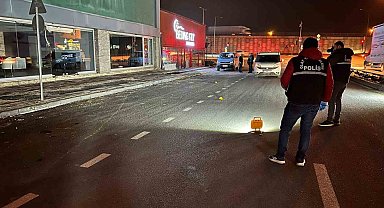 Araçtan ateşlenen tabancadan çıkan kurşunla yaralandı