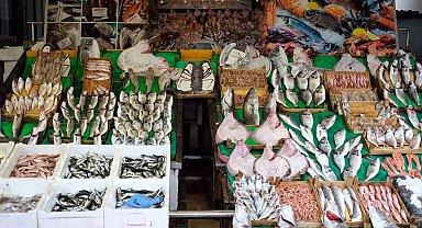 Av yasağı öncesi tezgahlarda balık azaldı, fiyatlar yükseldi