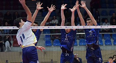 AXA Sigorta Efeler Ligi: Fenerbahçe: 3 - Altekma: 0