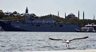Ayasofya'dan TCG Anadolu'ya eşsiz manzara