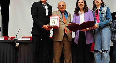 Aydınlanma Onur Ödülü Yakup Kepenek'e verildi