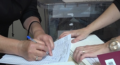 Ayvalık’ta Deniz Hudut Kapısı’nda Yurt Dışı Seçim Kütüğüne Kayıtlı Vatandaşlar Oy Kullanmaya Başladı     