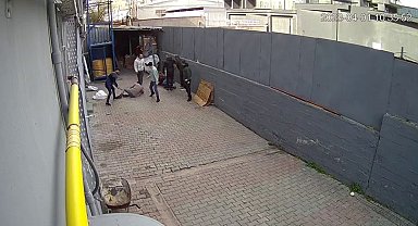 Bağcılar iki tekstil şirketi çalışanları arasında silah ve beyzbol sopalı kavga