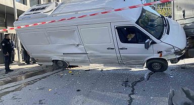 Bağcılar'da 7 aracın karıştığı zincirleme kazanın görüntüleri ortaya açıktı