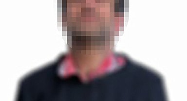 Bağcılar'da hastanenin kafeteryasında oturan kadının cüzdanını çalan şahıs kamerada