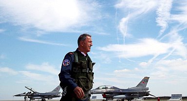 Bakan Akar'dan 'Dünya Pilotlar Günü' Mesajı