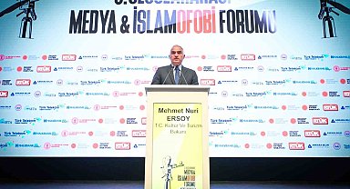 Bakan Ersoy: "Kimsenin inancımıza hakaret etmesine izin vermeyiz"