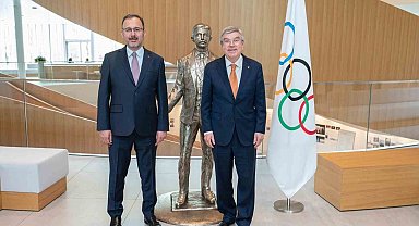 Bakan Kasapoğlu, IOC Başkanı Bach ile Lozan'da bir araya geldi