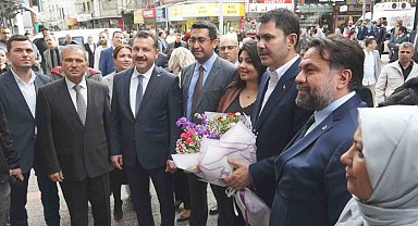 Bakan Kurum, Balıkesir'de esnafı ziyaret etti