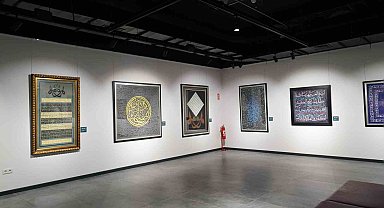 Bakan Varank, Başakşehir'de Hilye-i Şerif ve Hat Sergisi'ni açtı