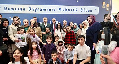 Bakan Varank depremzede, şehit yakınları ve gazilerle bayram kahvaltısında buluştu