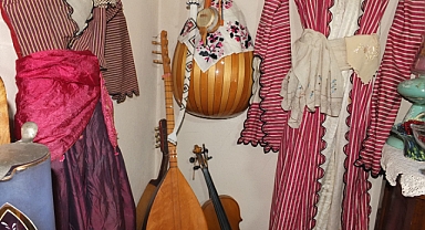 Balıkesir'de antika merakı evi müzeye çevirdi