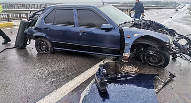 Bandırma'da Trafik Kazasında Aracın Motoru 25 Metre uçtu   
