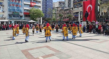 Bandırma'da 23 Nisan coşkuyla kutlandı