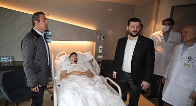 Başkan Ali Koç ve yöneticilerden Altay Bayındır'a hastanede ziyaret