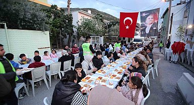 Başkan Sandal, depremzedelerle iftarda buluştu