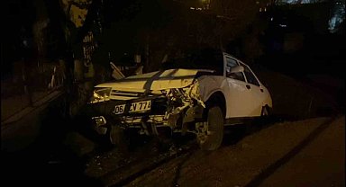 Başkent'te otomobil boş araziye uçtu: 1 yaralı