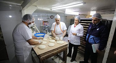 Bayraklı zabıtasından gıda denetimi