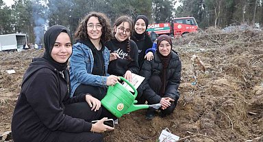 Bayrampaşa'da fidanlar deprem şehitleri için dikildi