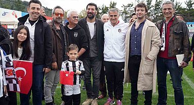 Beşiktaş camiası, 23 Nisan'ı aileleriyle kutladı