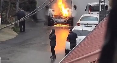 Beykoz'da okul servisi alev alev yandı