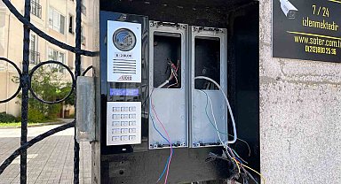 Beylikdüzü'nde Hırsız Apartmanın Zil Panelini Çaldı