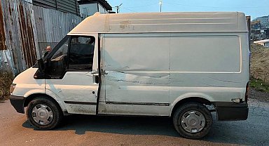 Beylikdüzü'nde hırsızlar kaçtı, ihbarı yapan aile polislerle birlikte kovalamacaya katıldı