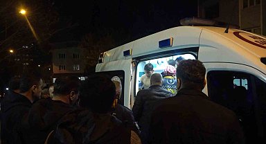 Bursa'da alacak verecek kavgasında bıçaklar konuştu : 2 yaralı