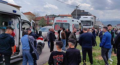 Bursa'da bayramlaşmada gençler birbirine girdi: 10 yaralı