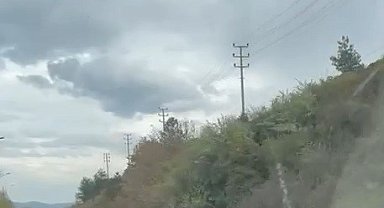 Bursa'da canını hiçe saydı, motosikletin üzerinde uzanarak seyretti