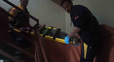 Çatı katından apartman boşluğuna düşen çocuk ağır yaralandı