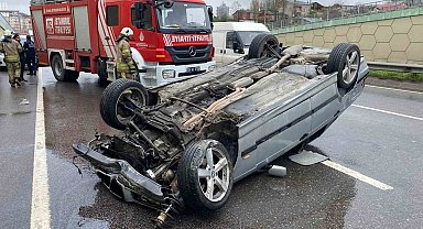 Çekmeköy'de kontrolden çıkan otomobil takla attı: 1 yaralı