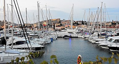 Çeşme'de bayram hazırlığı