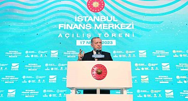 Cumhurbaşkanı Recep Tayyip Erdoğan İstanbul Finans Merkezi açılış töreninde açıklamalarda bulunuyor. Erdoğan, "Bu merkez aynı zamanda çevreye saygılı, doğa dostu, sıfır atık uyumlu vasıflarıyla da örnek bir projedir" dedi.