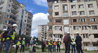 Deprem bölgesini gezdi, gördüğü ihmalleri anlattı